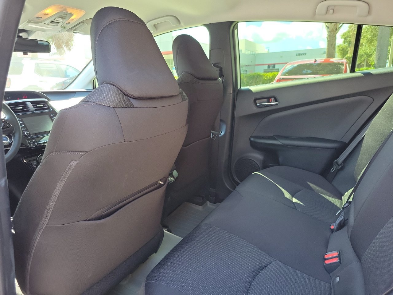 Used 2021 Toyota Prius LE FWD image 9