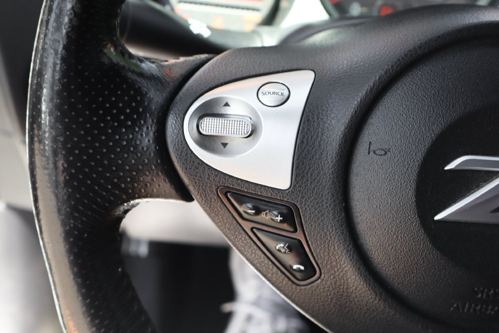 Used 2017 Nissan 370Z Coupe RWD image 23
