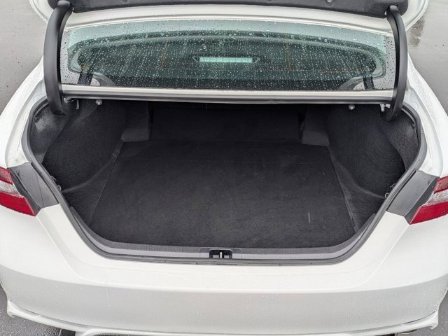 Used 2024 Toyota Camry SE image 10