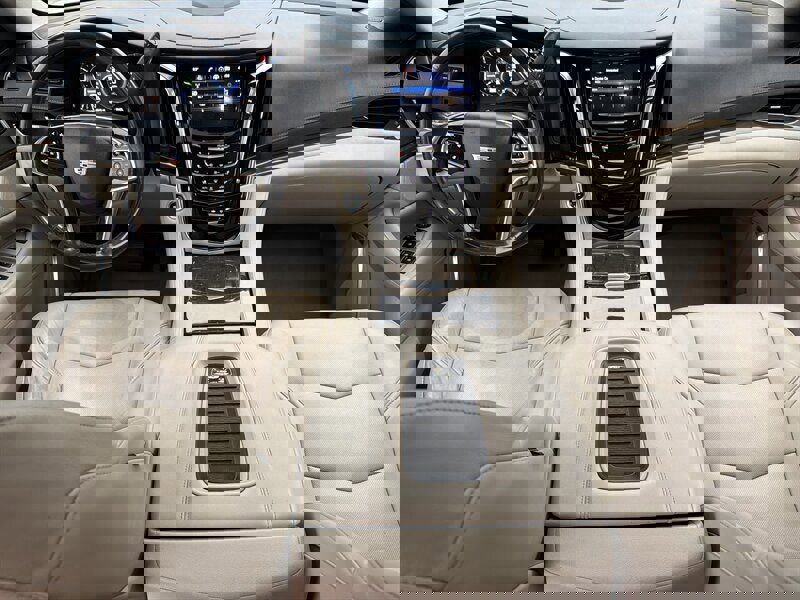 Used 2019 Cadillac Escalade ESV Luxury image 11