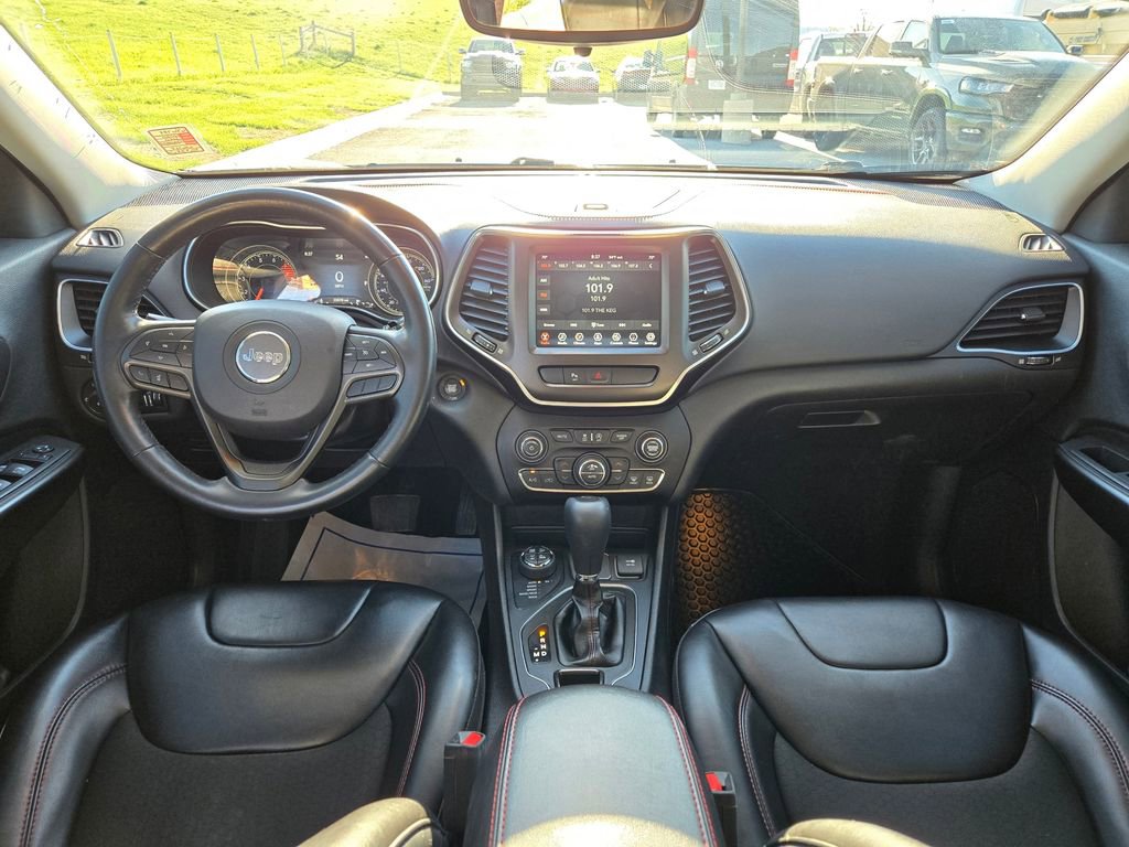 Used 2020 Jeep Cherokee Trailhawk w/ Cold Weather Group AWD/4WD image 18