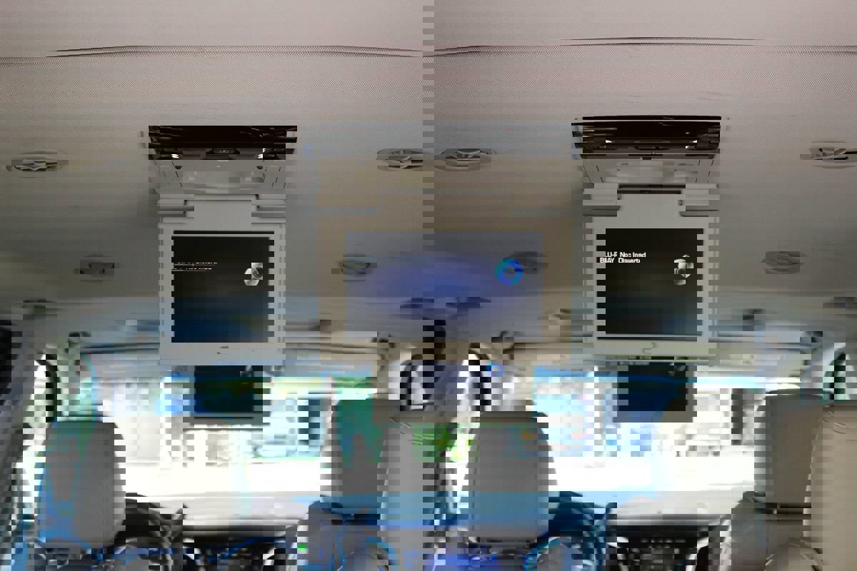 Used 2015 Cadillac Escalade ESV Premium image 19