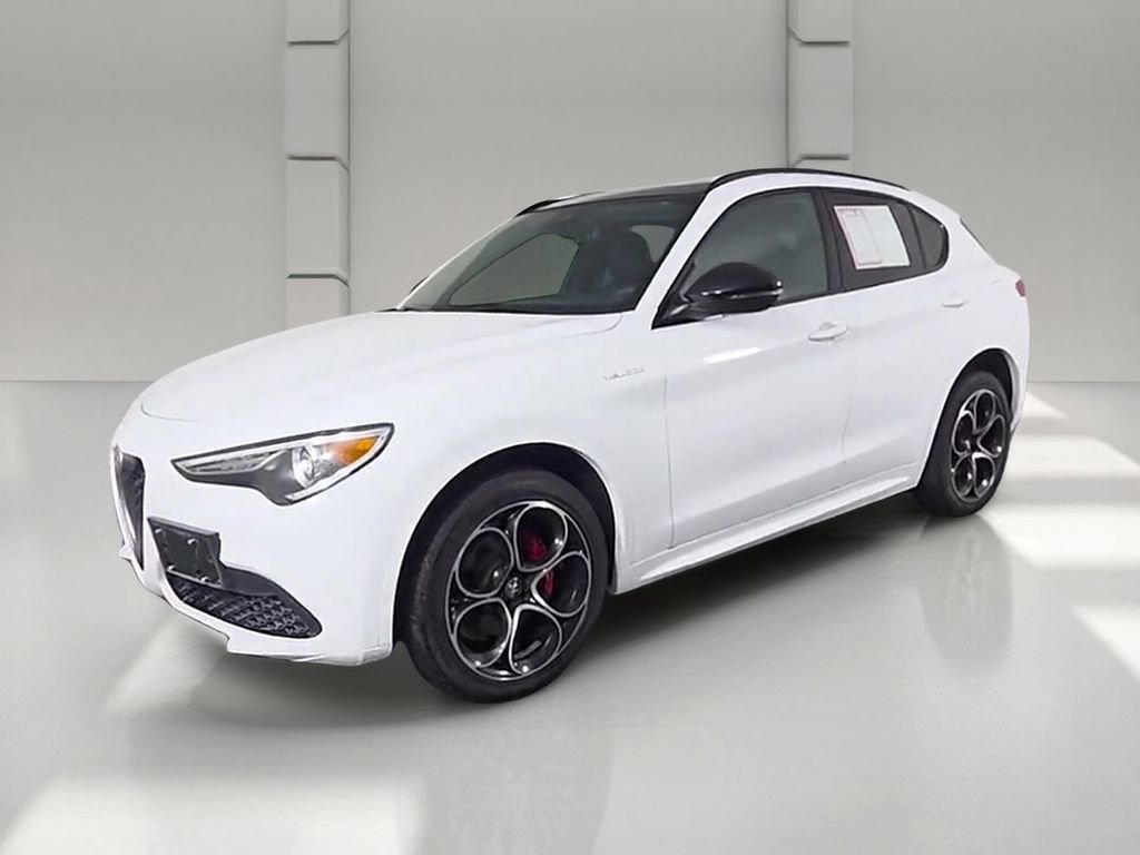Used 2023 Alfa Romeo Stelvio Veloce AWD/4WD image 49