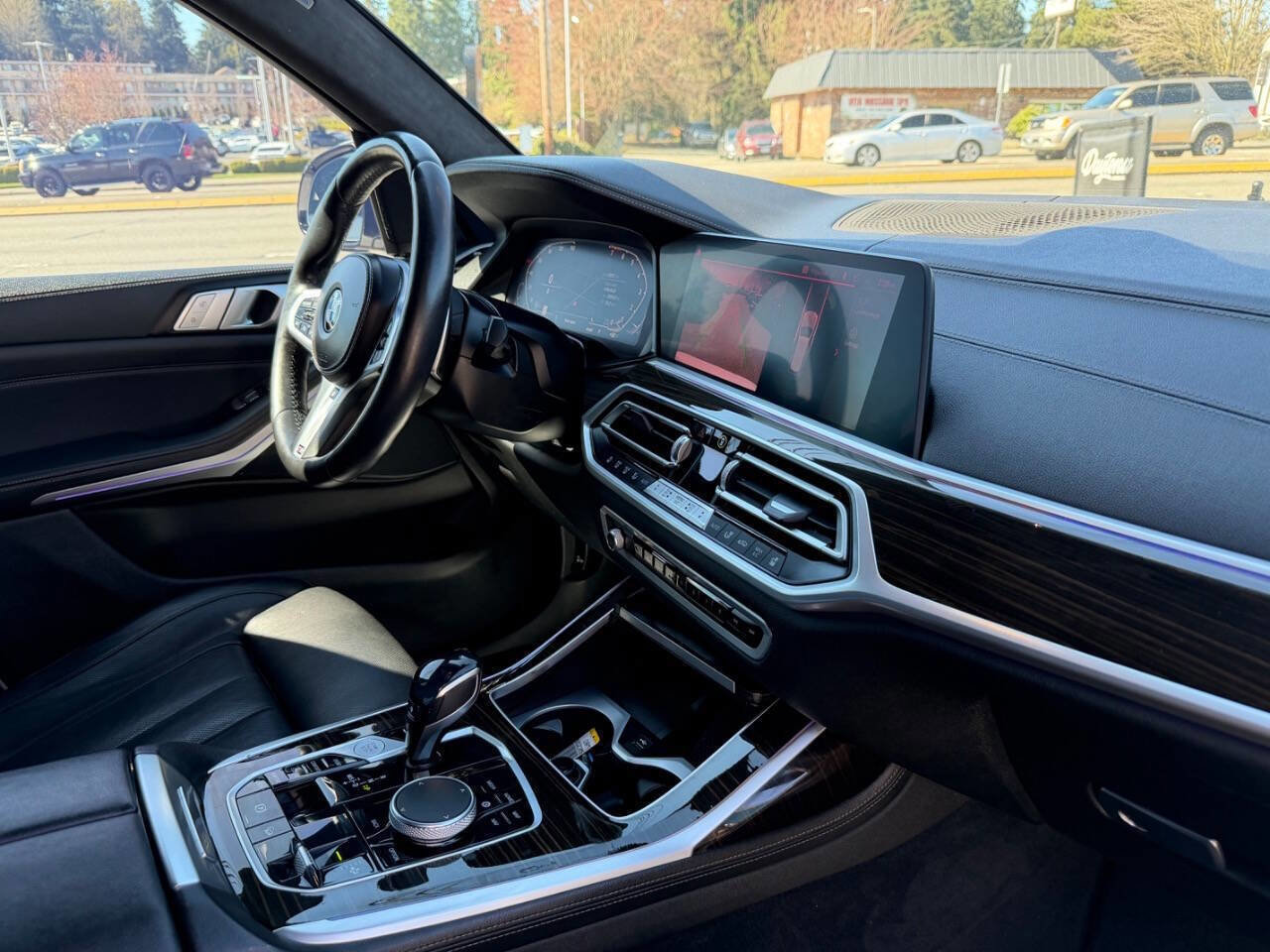 Used 2021 BMW X7 xDrive40i w/ M Sport Package image 21
