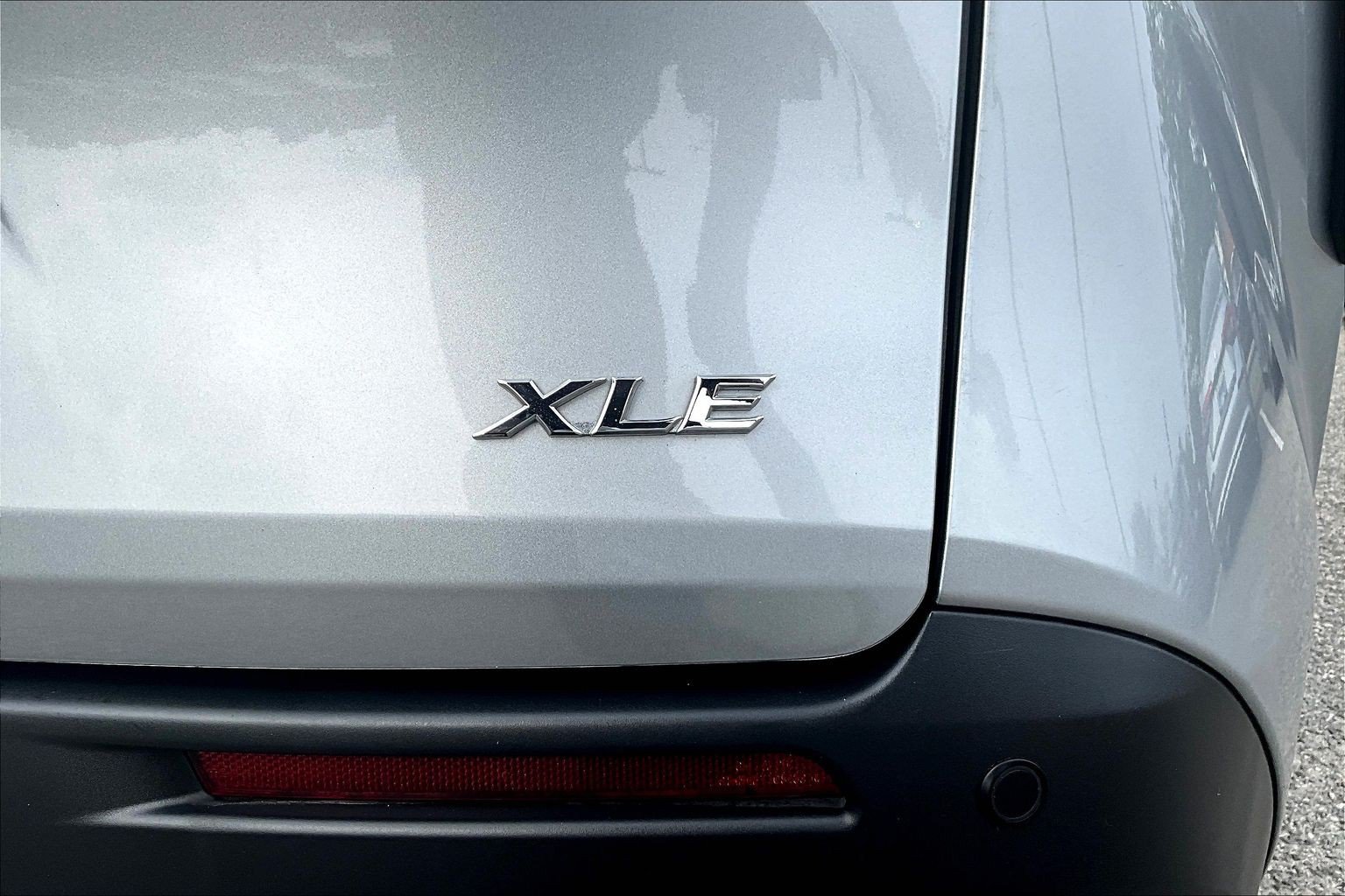 Used 2025 Toyota Sienna XLE FWD image 34