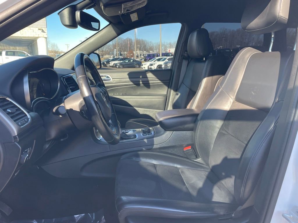 Used 2022 Jeep Grand Cherokee Laredo X image 2