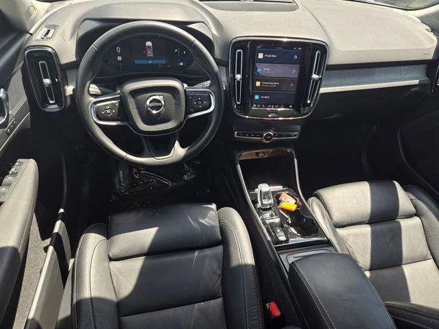 Used 2023 Volvo XC40 B5 Plus AWD/4WD image 12