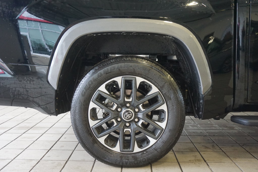 Used 2024 Toyota Tundra Limited AWD/4WD image 30