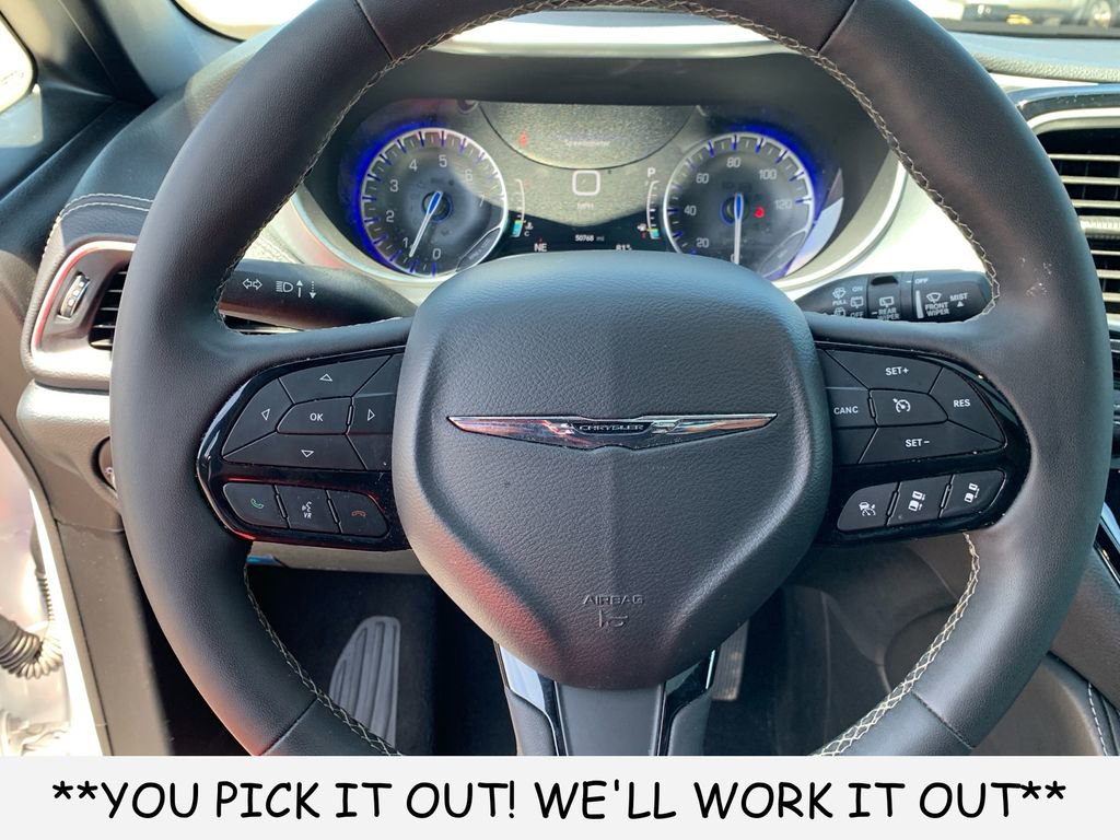 Used 2025 Chrysler Pacifica Limited FWD image 15