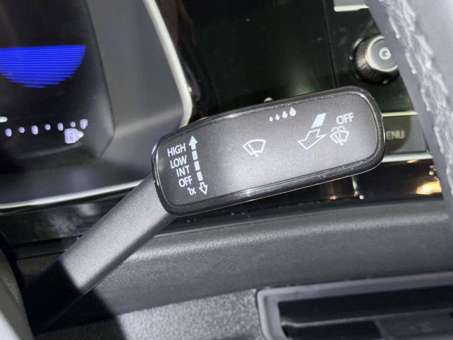 Used 2024 Volkswagen Jetta SE w/ Panoramic Sunroof Package image 29