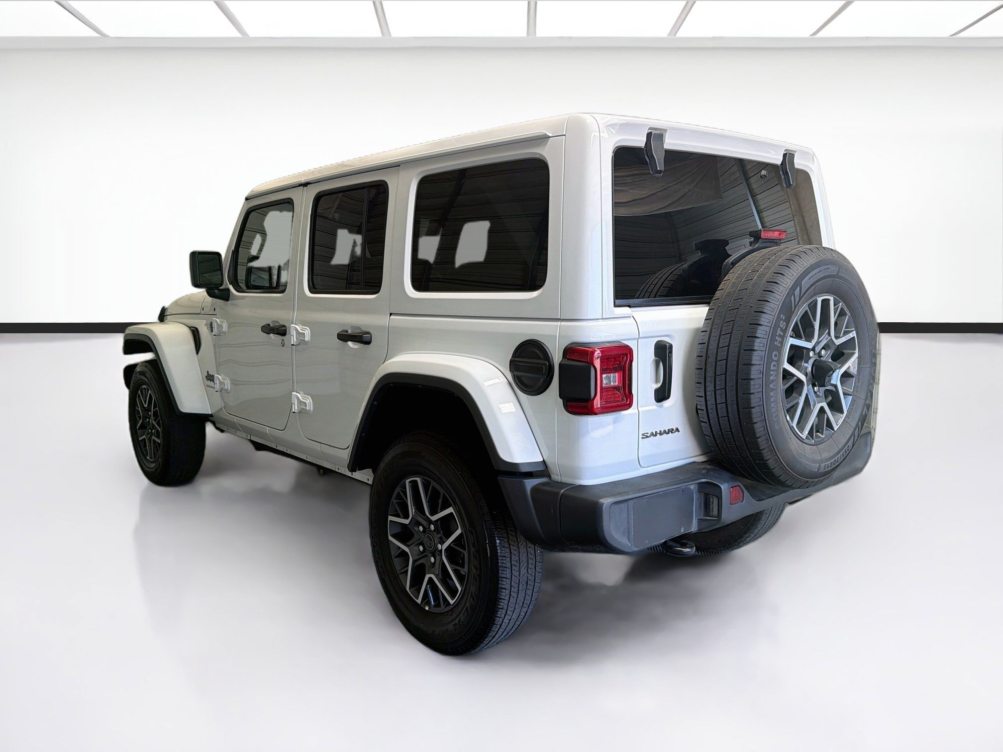 Used 2025 Jeep Wrangler Unlimited Sahara AWD/4WD image 6