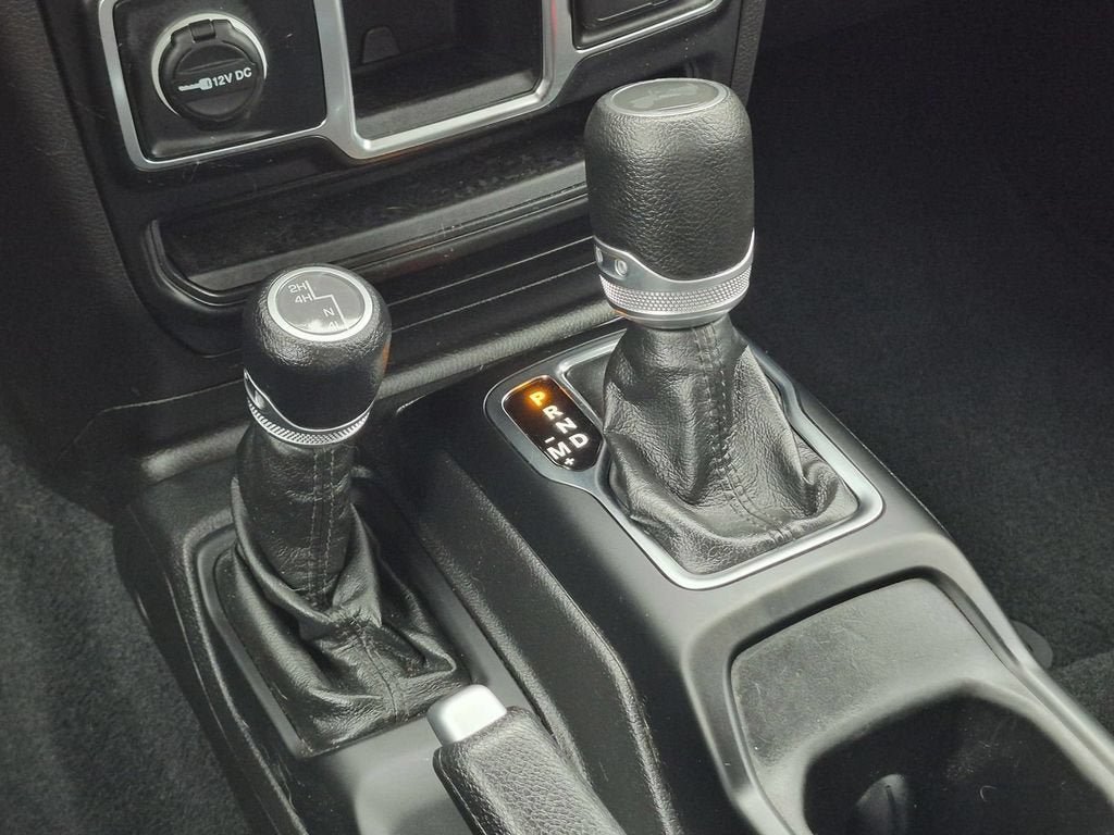 Used 2022 Jeep Wrangler Unlimited Sport AWD/4WD image 19