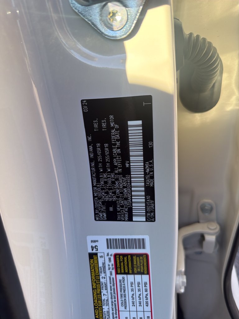 Used 2024 Toyota Grand Highlander AWD image 9