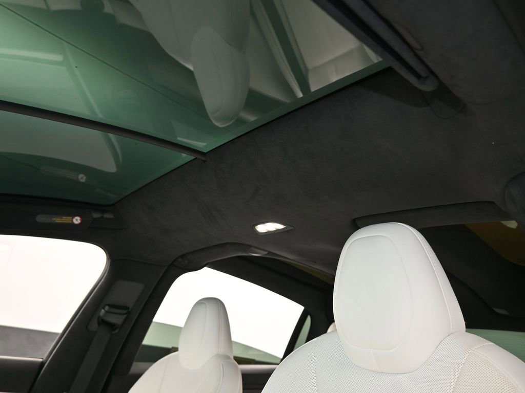 Used 2022 Tesla Model X Plaid image 12