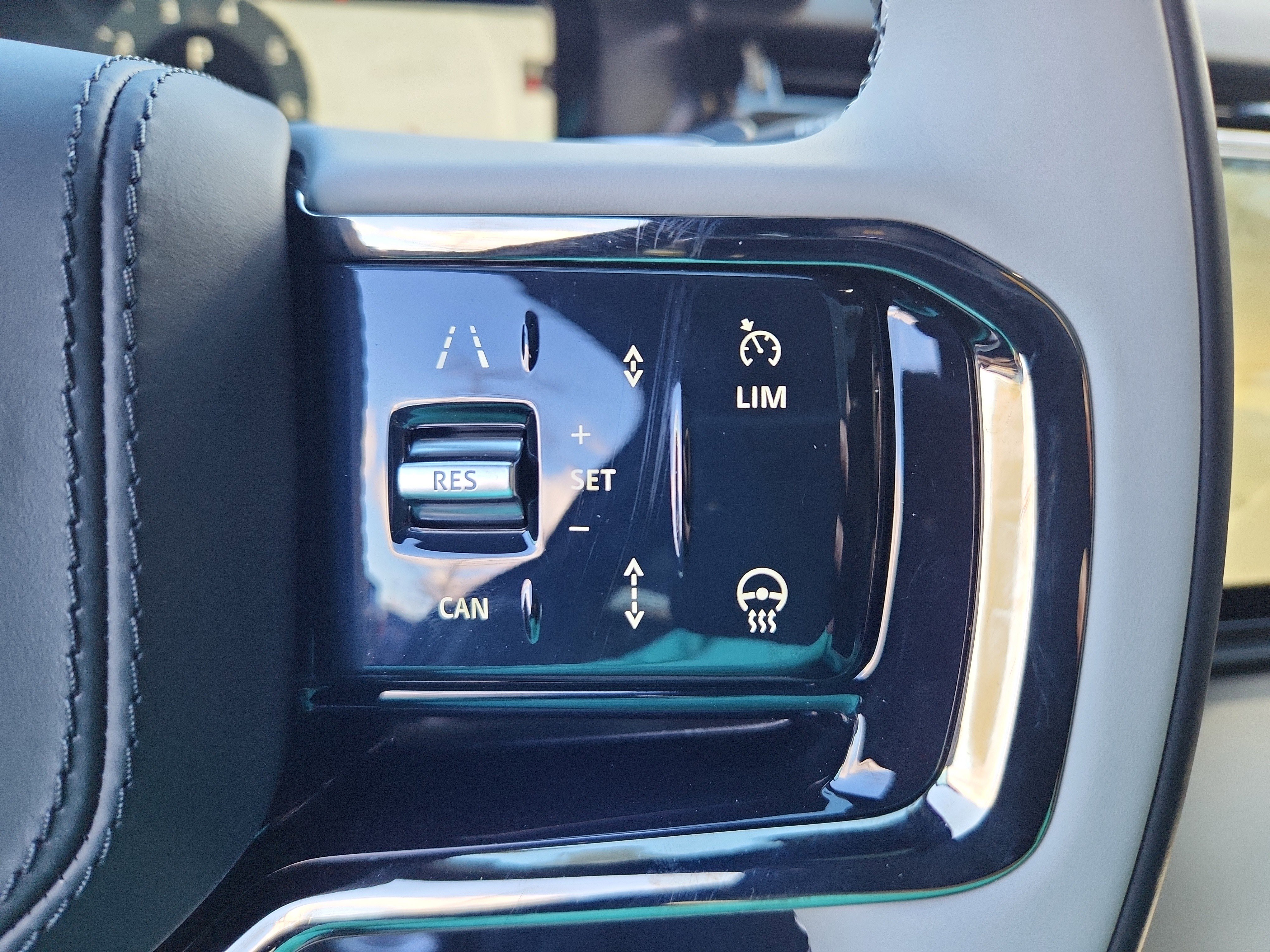 Used 2026 Land Rover Range Rover Velar S image 20