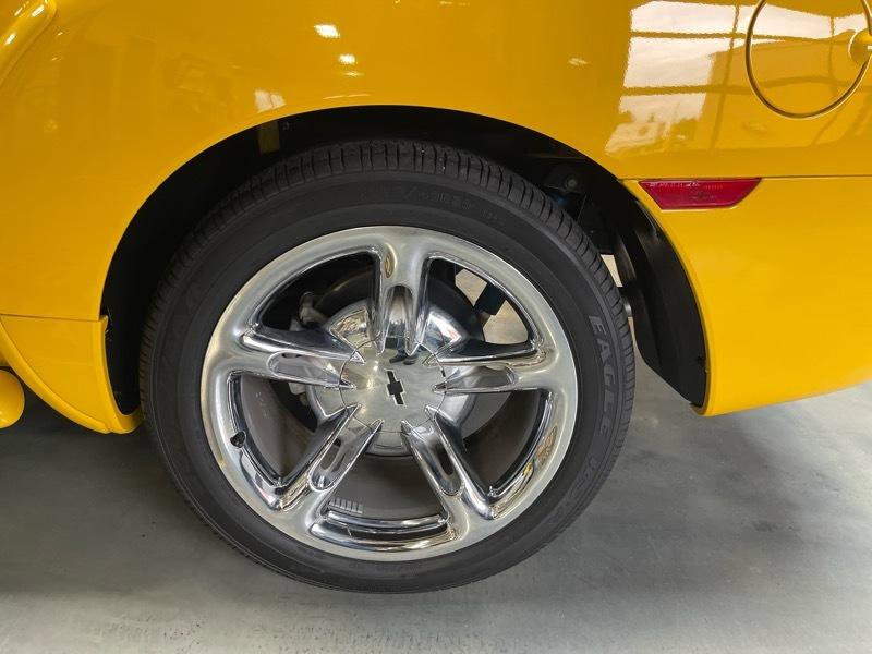 Used 2006 Chevrolet SSR w/ Preferred Equipment Group RWD image 16