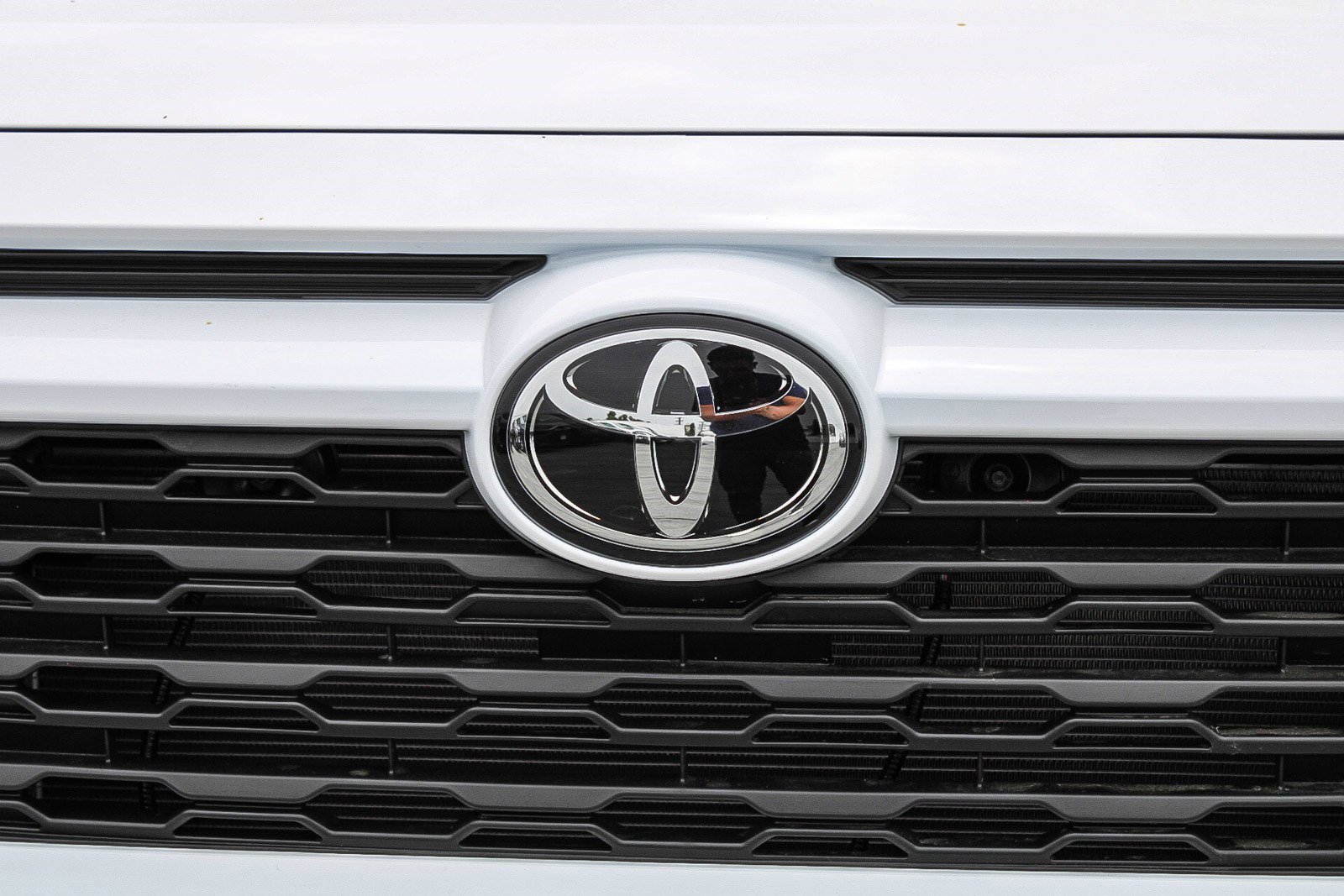 New 2025 Toyota RAV4 XLE image 6