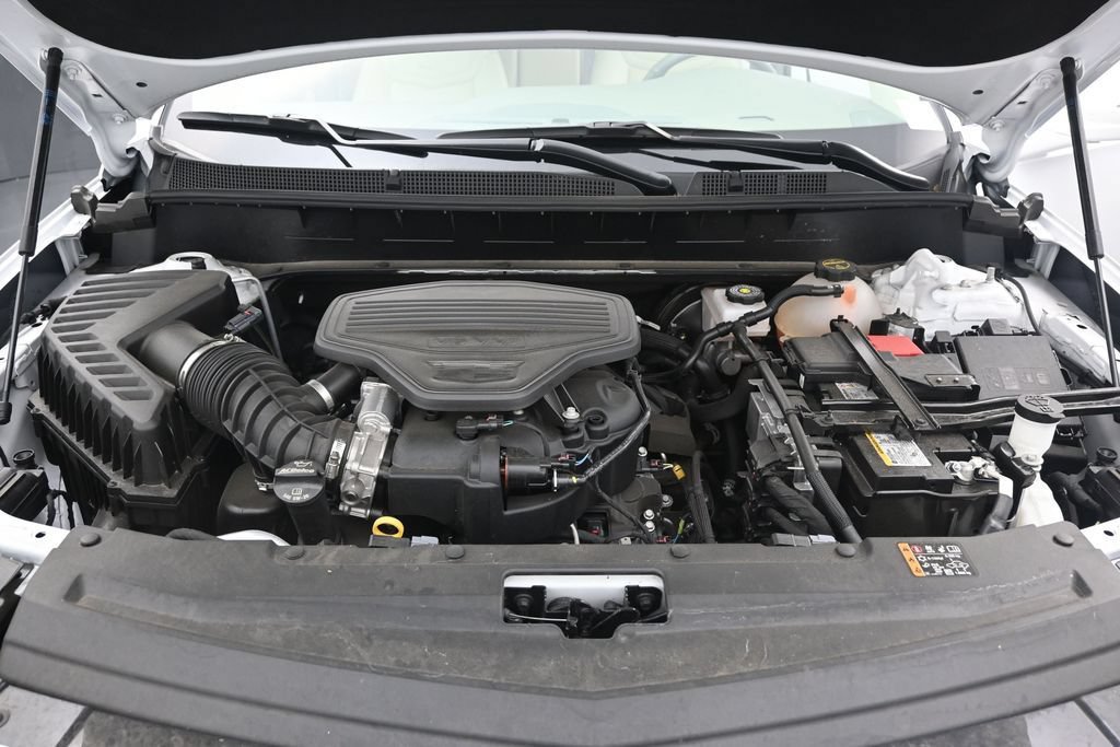 Used 2025 Cadillac XT6 Premium Luxury w/ LPO, Floor Liner Package FWD image 12