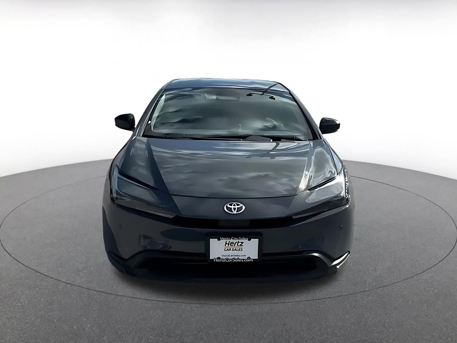 Used 2025 Toyota Prius LE image 4