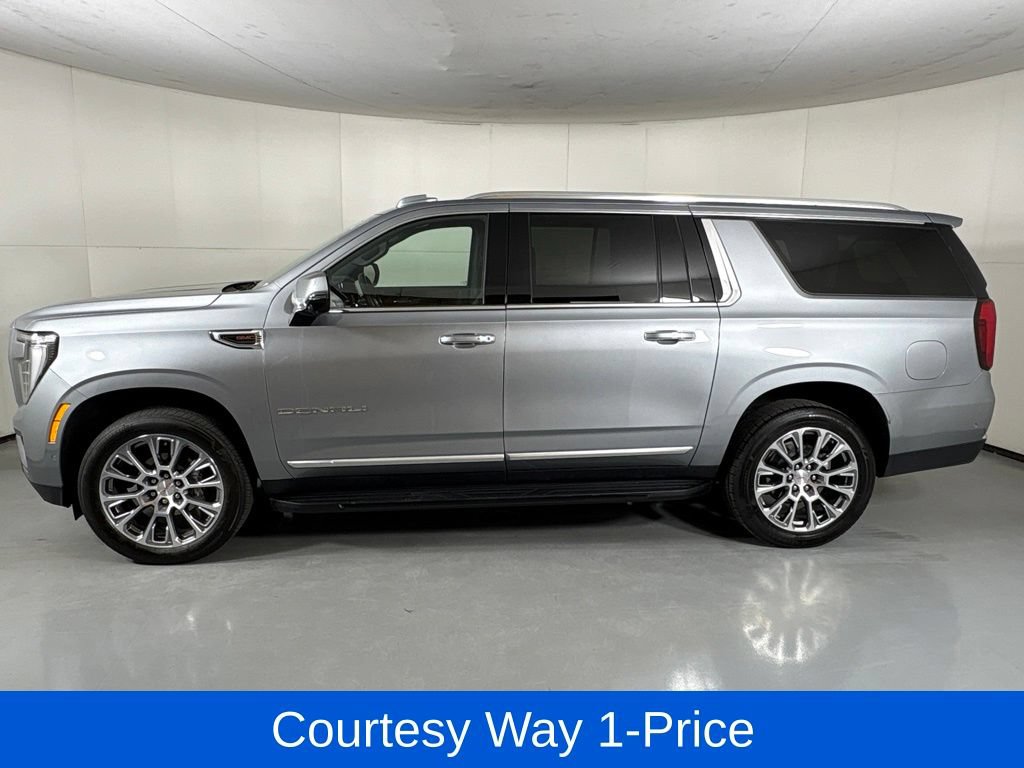 Used 2025 GMC Yukon XL Denali AWD/4WD image 6
