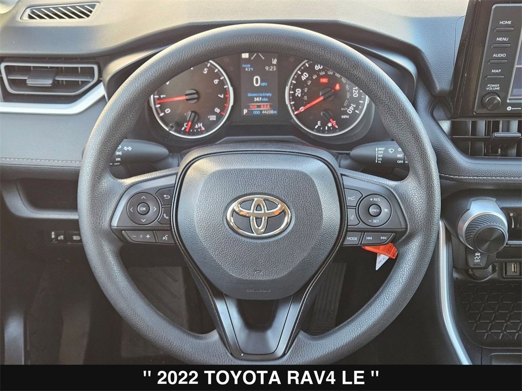 Used 2022 Toyota RAV4 LE image 22