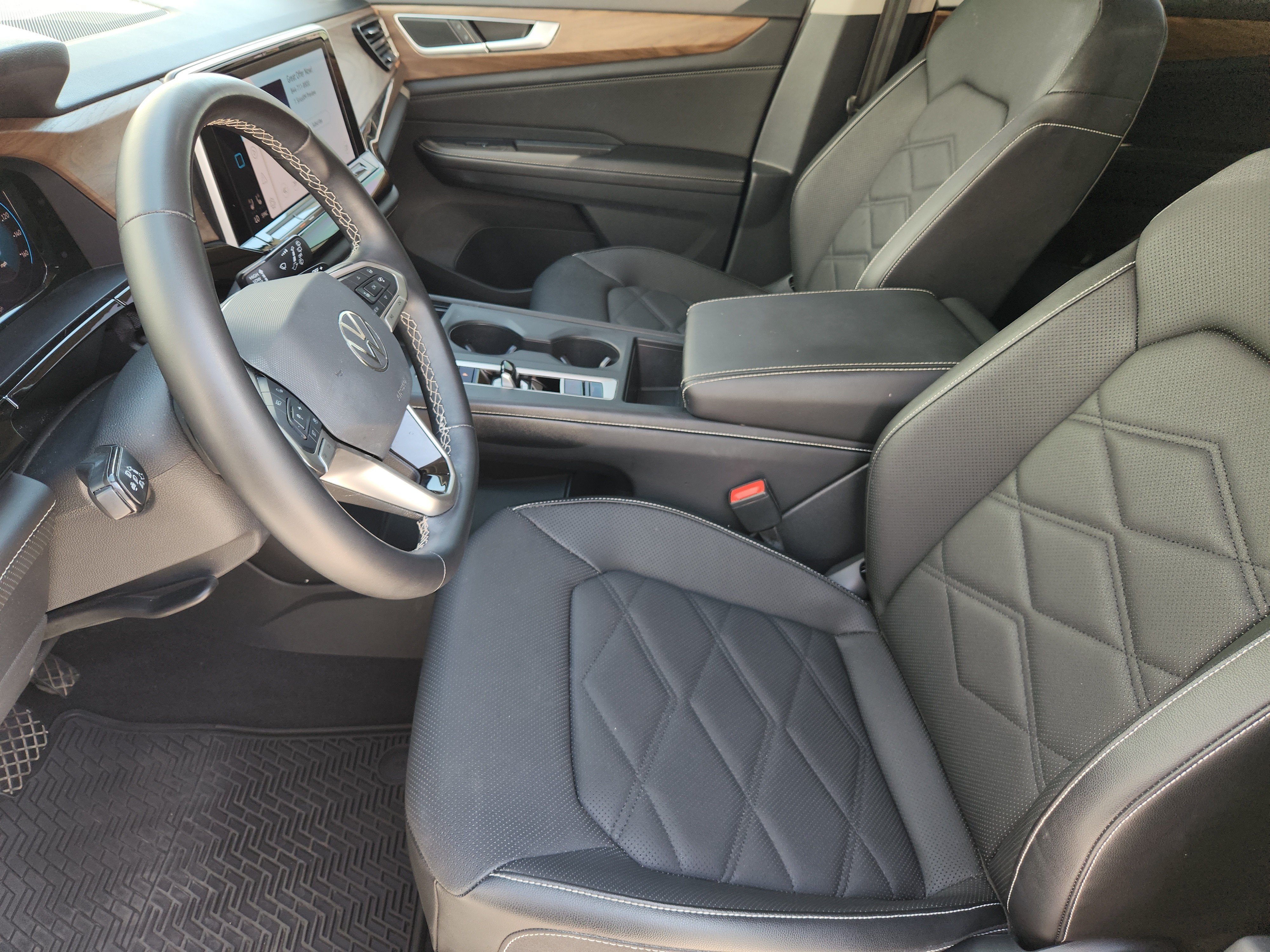 Used 2024 Volkswagen Atlas SE FWD image 15