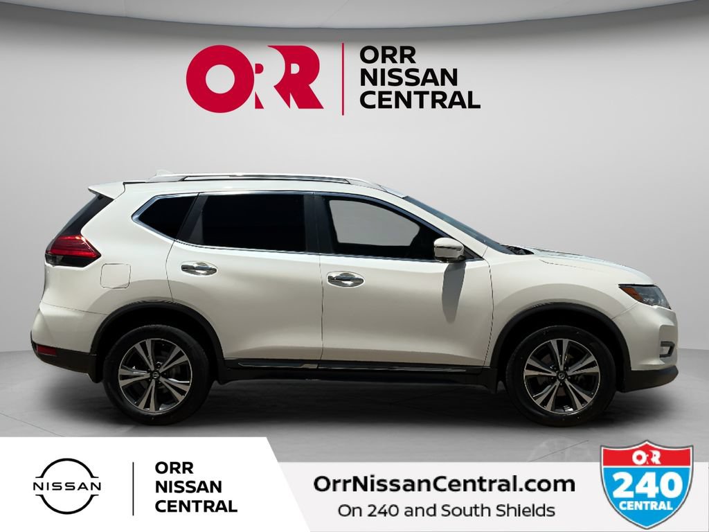 Used 2017 Nissan Rogue SL w/ SL Premium Package AWD/4WD image 4