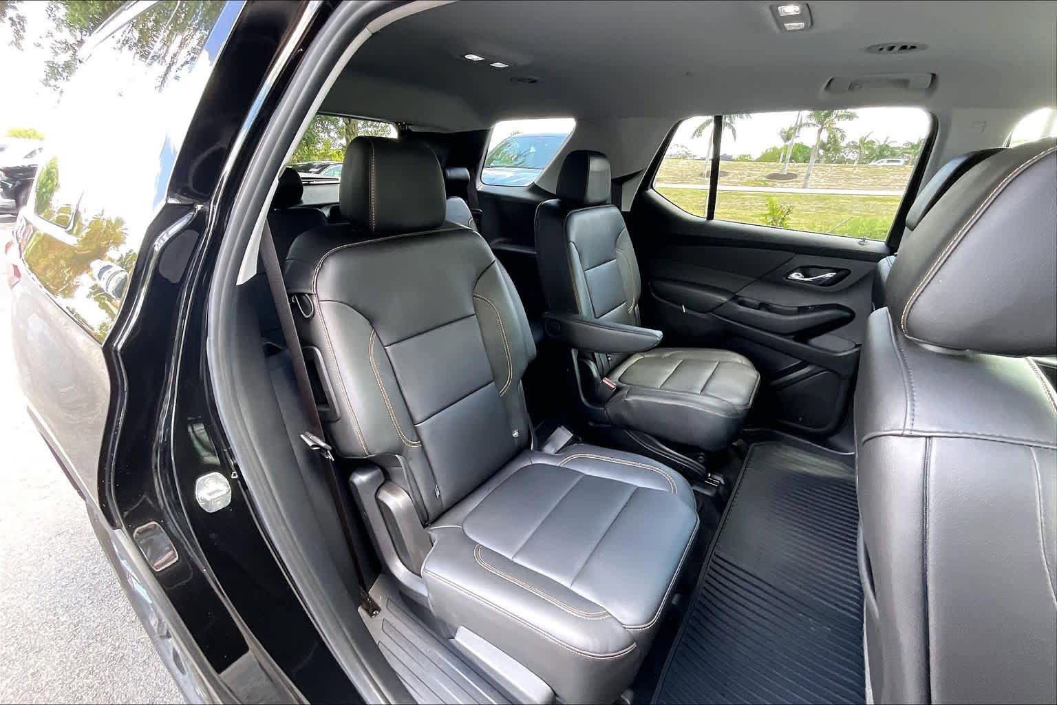 Used 2020 Chevrolet Traverse RS FWD image 26