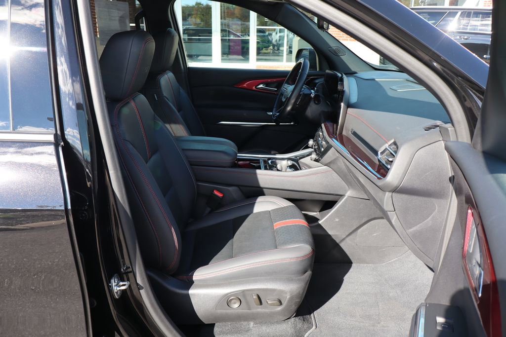 Used 2024 Chevrolet Traverse RS w/ LPO, Floor Liner Package image 56