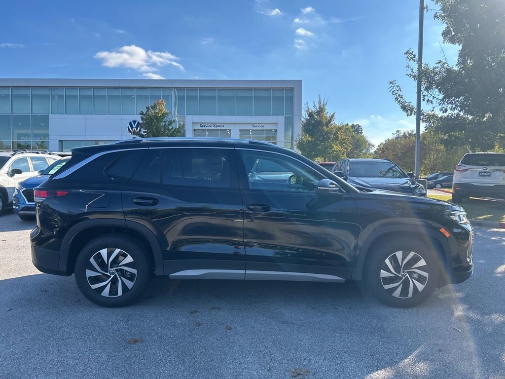 New 2026 Volkswagen Tiguan S FWD image 9