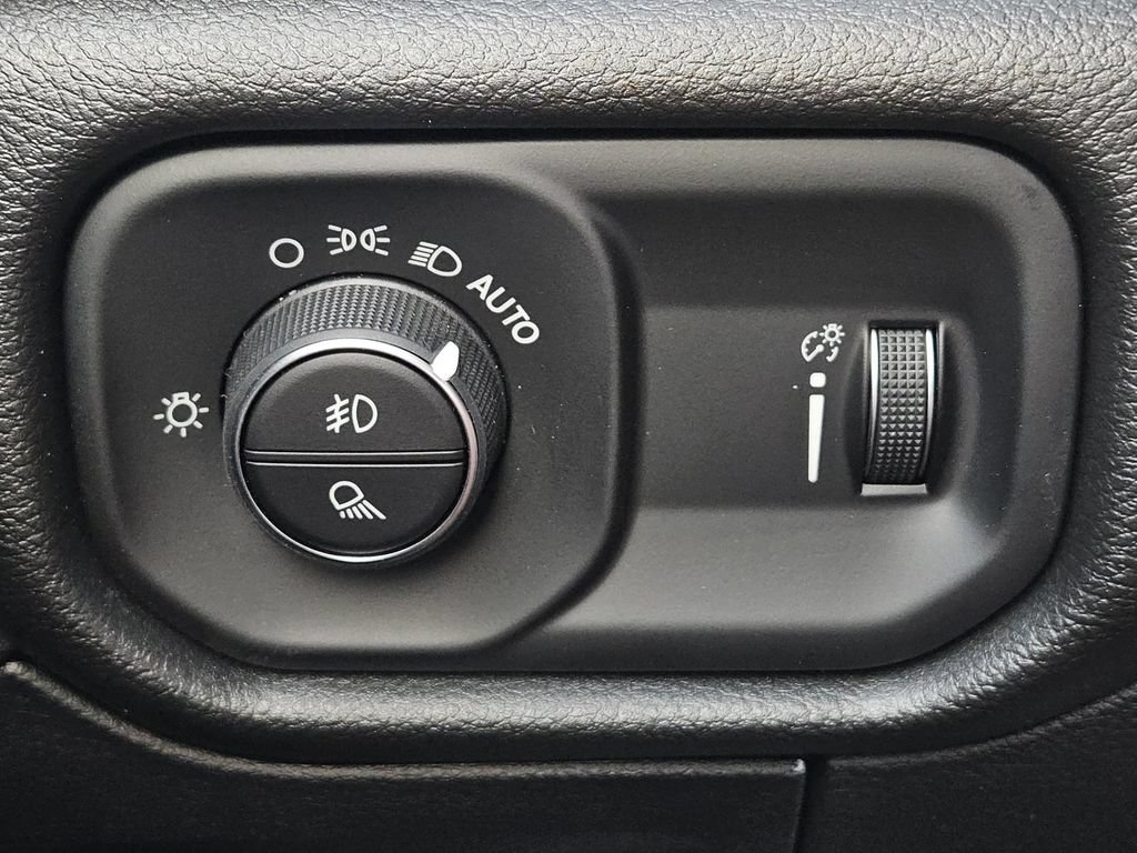 New 2026 RAM 1500 Warlock AWD/4WD image 17