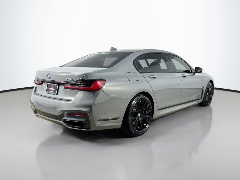 Used 2022 BMW 750i xDrive w/ M Sport Package AWD/4WD image 7