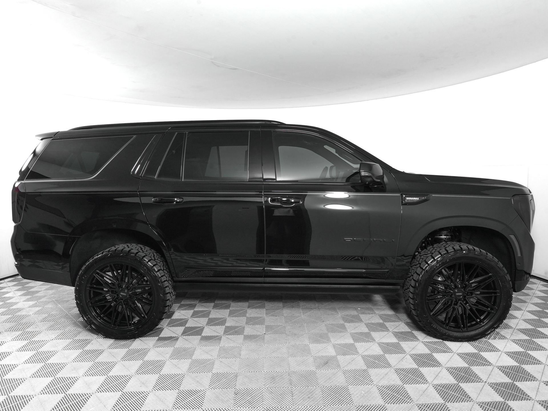 Used 2026 GMC Yukon Denali w/ Denali Reserve Package AWD/4WD image 4