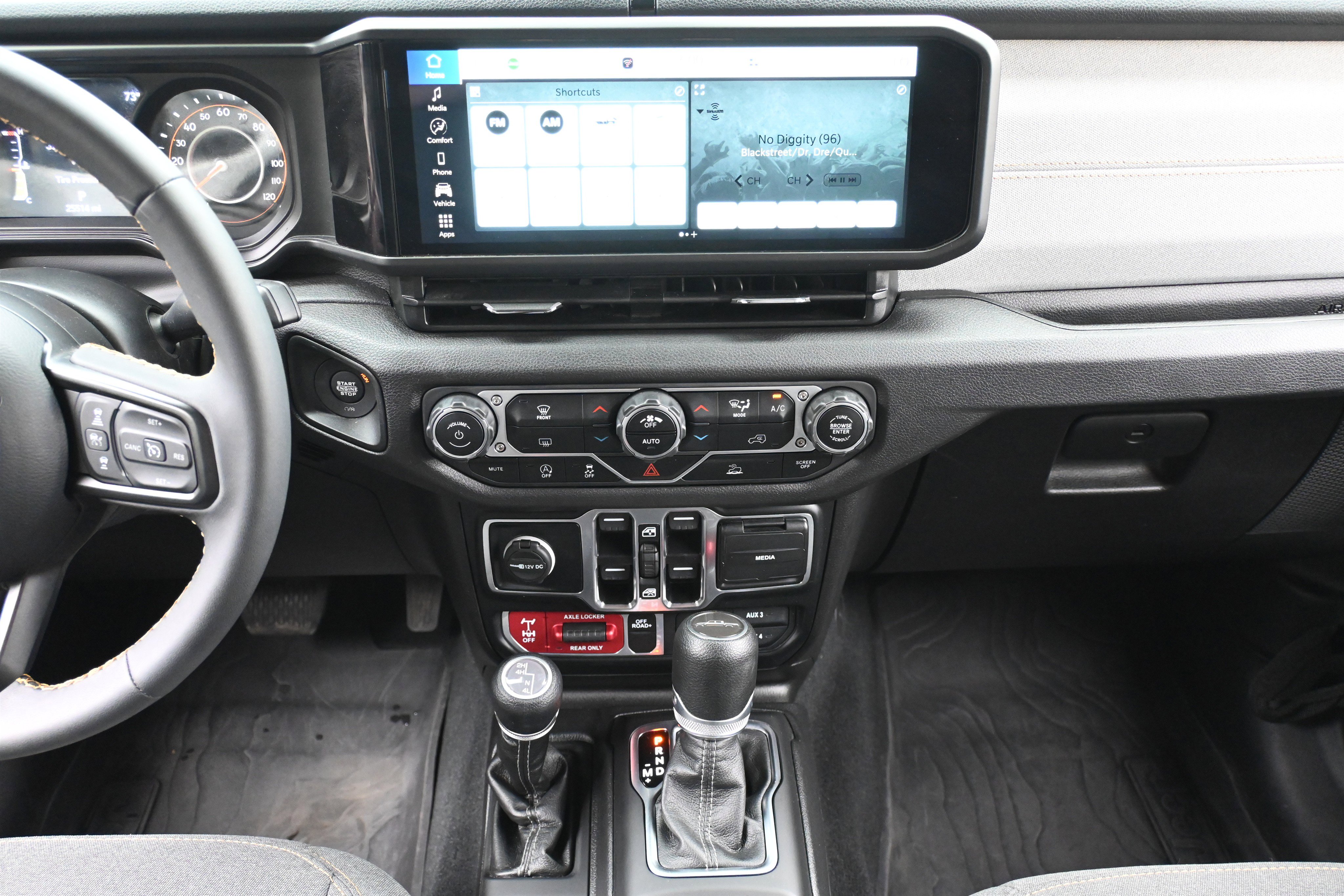 Used 2024 Jeep Gladiator Sport AWD/4WD image 24