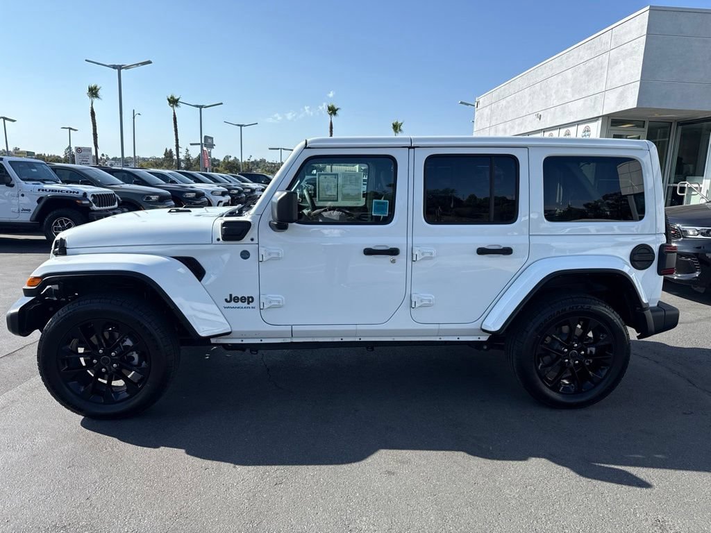 Certified 2025 Jeep Wrangler Unlimited Sahara w/ Safety Group AWD/4WD image 4