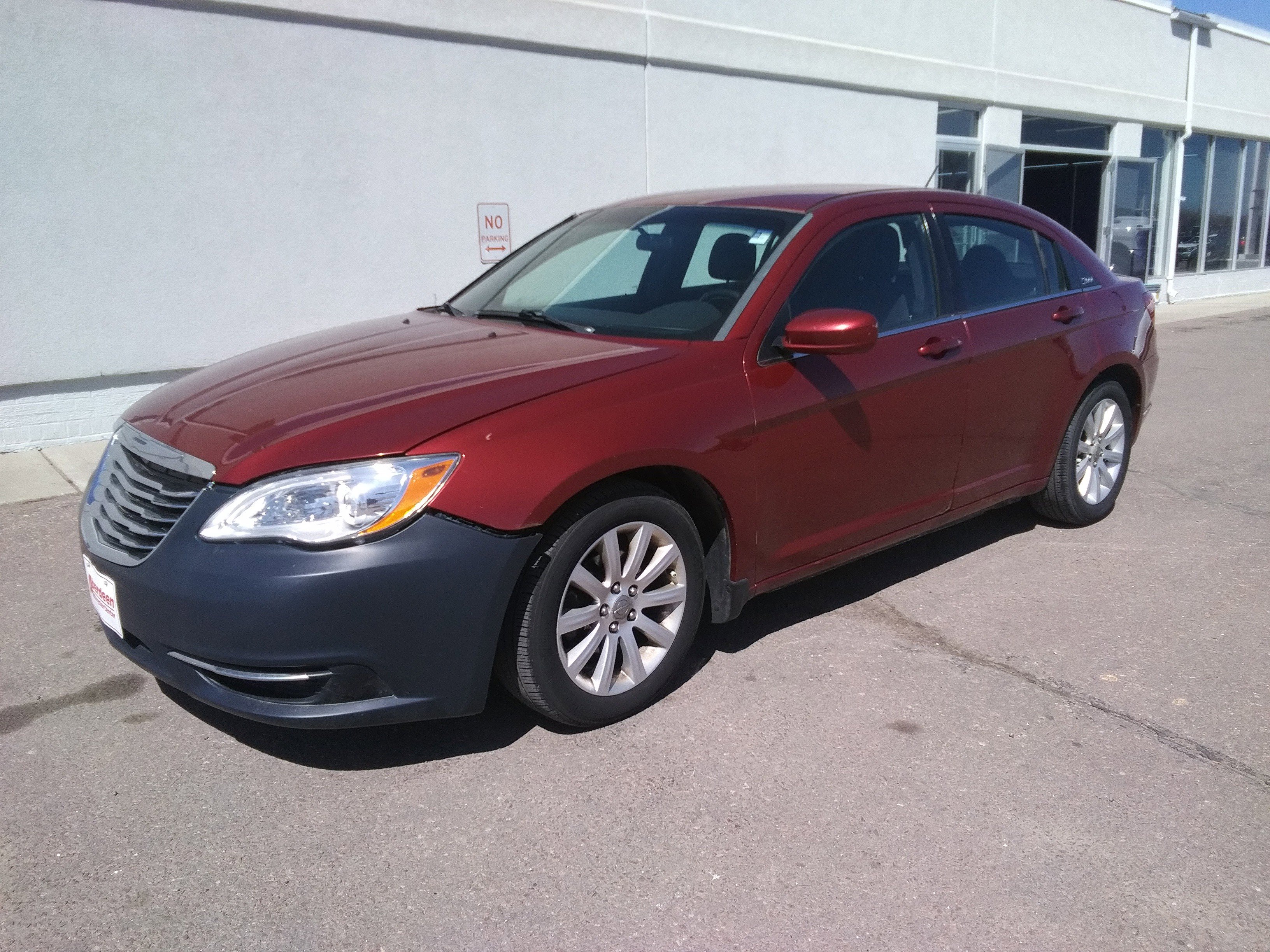 Used 2014 Chrysler 200 Touring FWD image 2