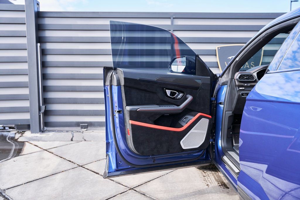 Used 2024 Lamborghini Urus Performante image 36