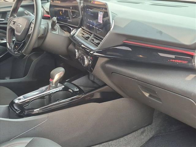 Used 2024 Chevrolet Trax RS w/ Sunroof Package FWD image 21