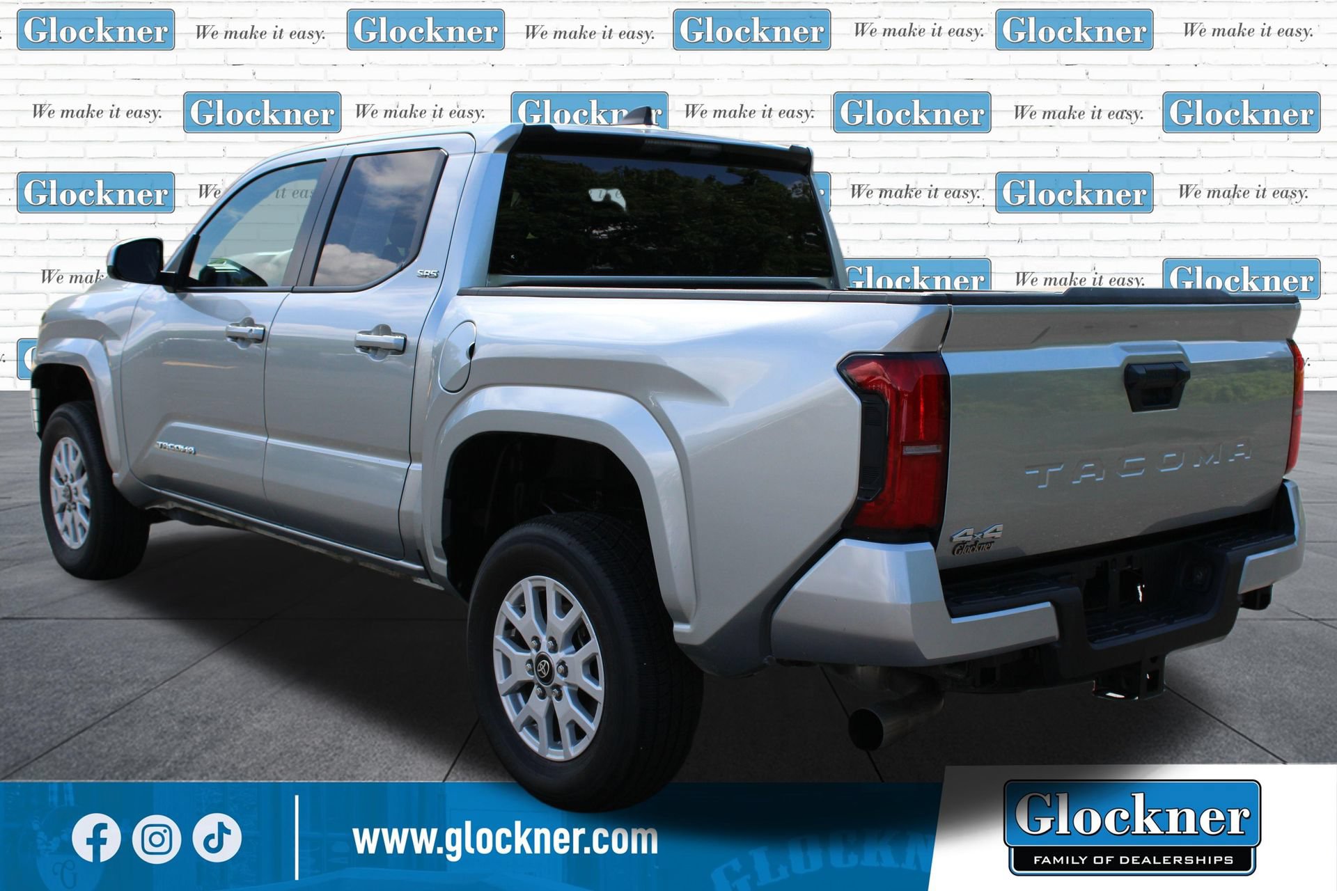 Used 2025 Toyota Tacoma SR5 AWD/4WD image 8