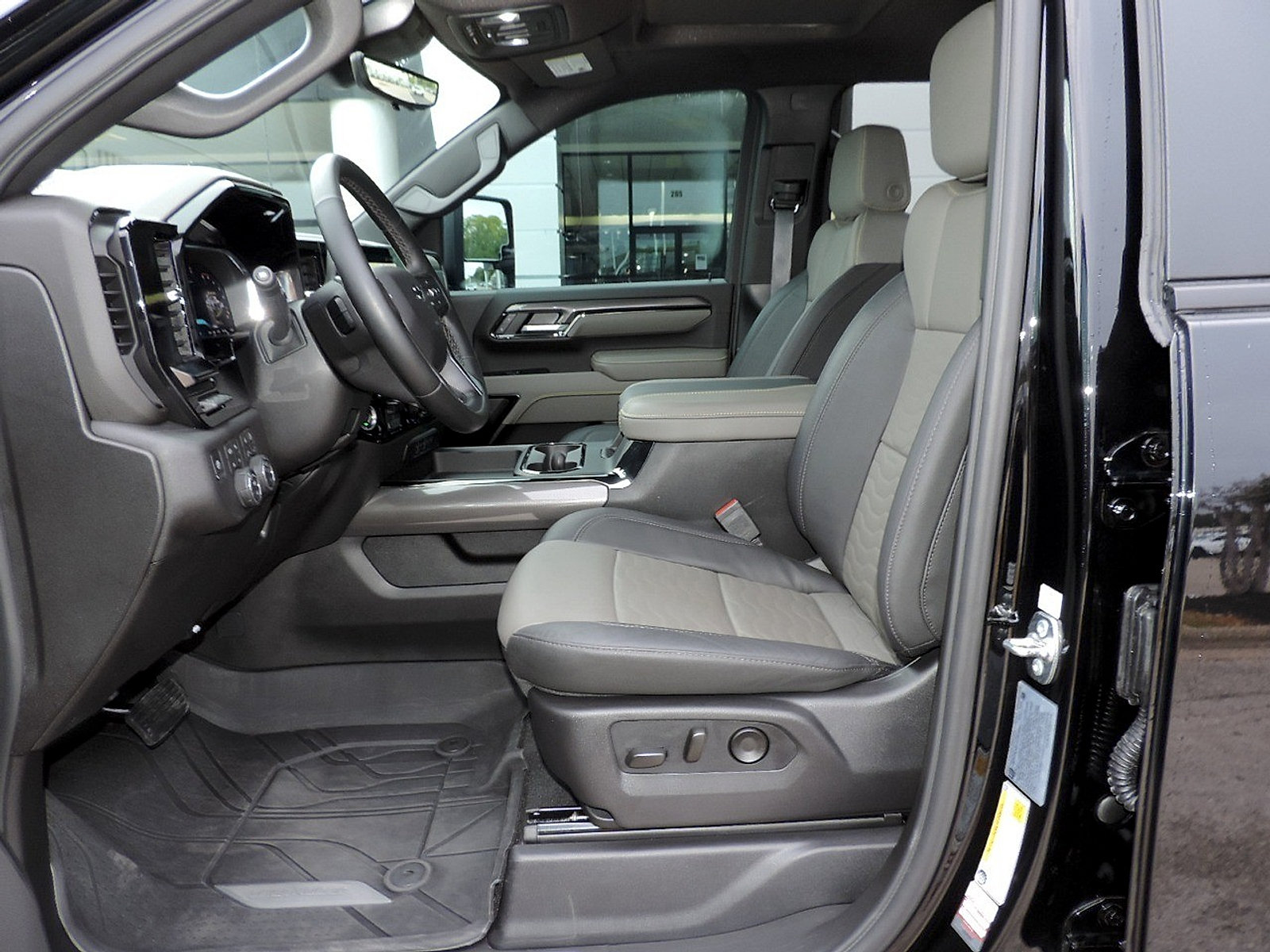 Certified 2026 Chevrolet Silverado 2500 ZR2 w/ LPO, Dark Essentials Package AWD/4WD image 19