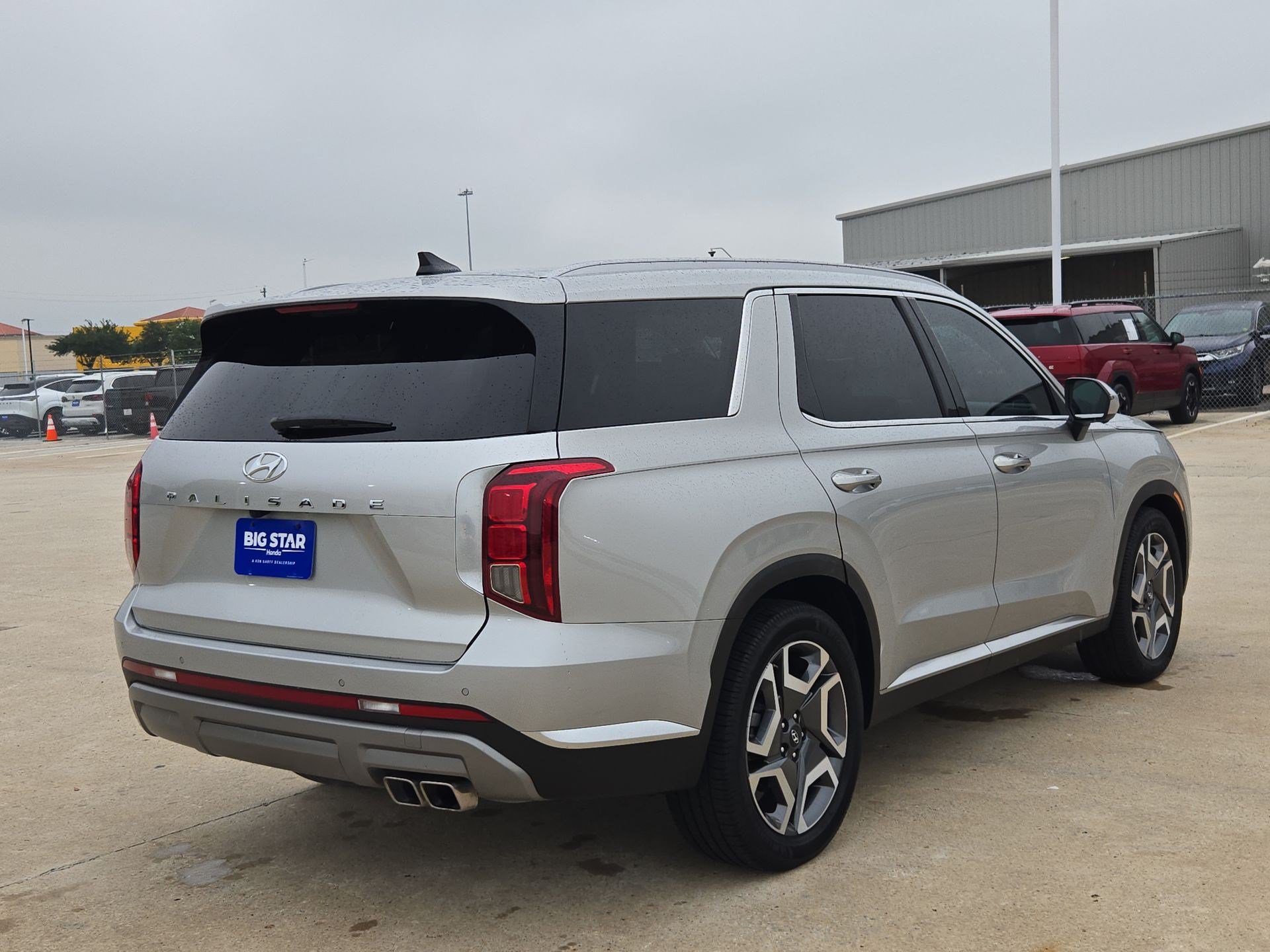 Used 2024 Hyundai Palisade Limited FWD image 3