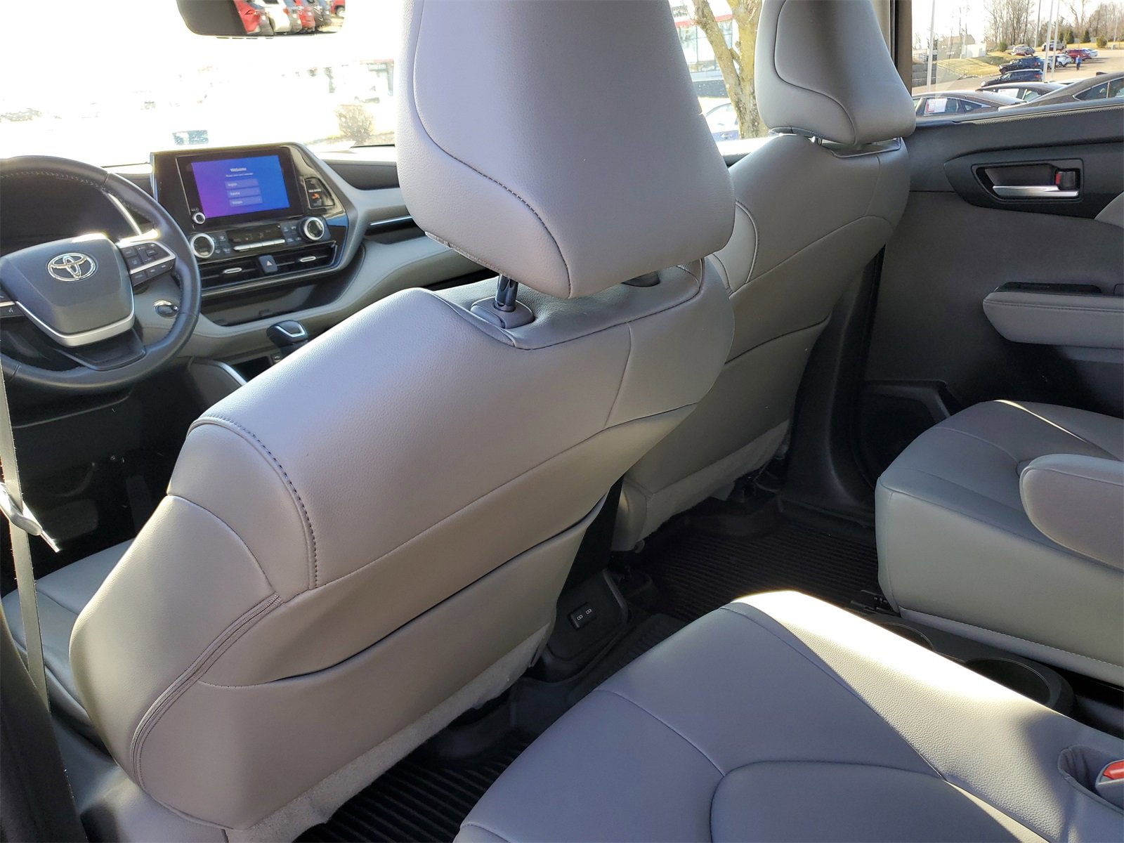 Certified 2023 Toyota Highlander XLE image 15