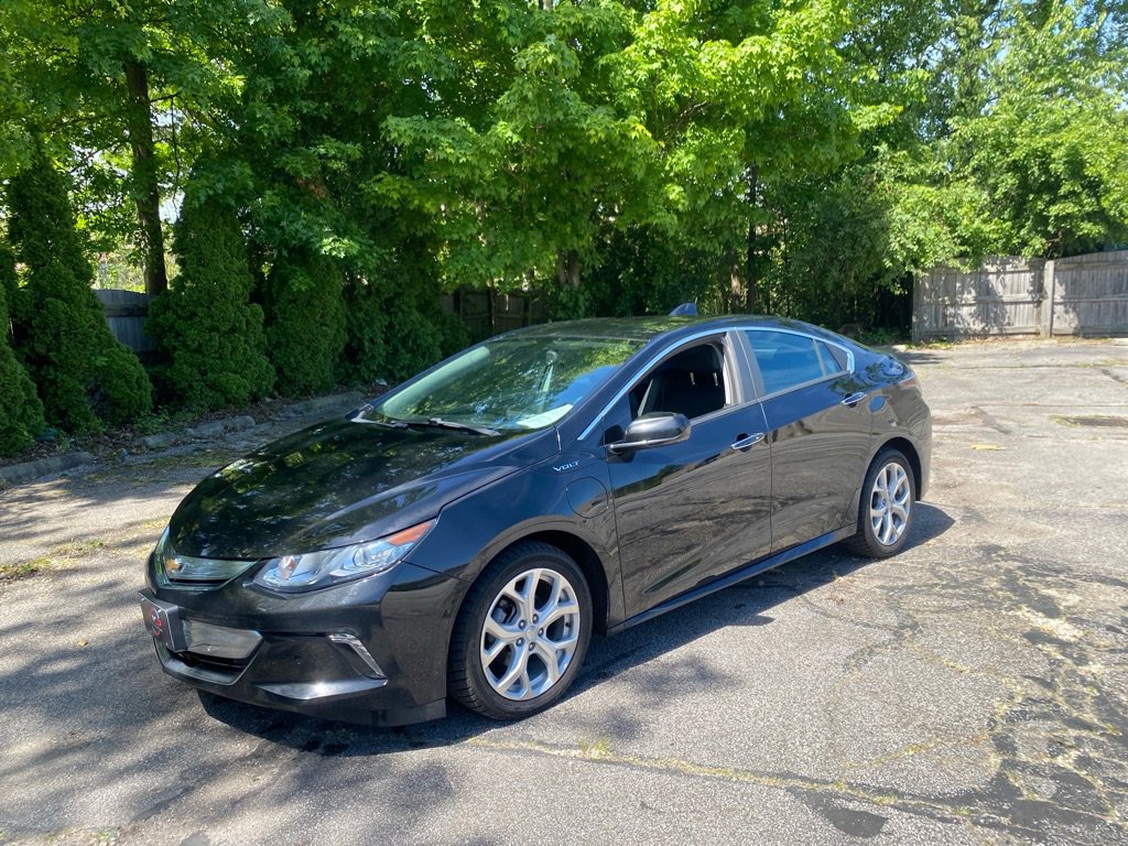 Used 2017 Chevrolet Volt Premier w/ Driver Confidence II Package FWD image 1