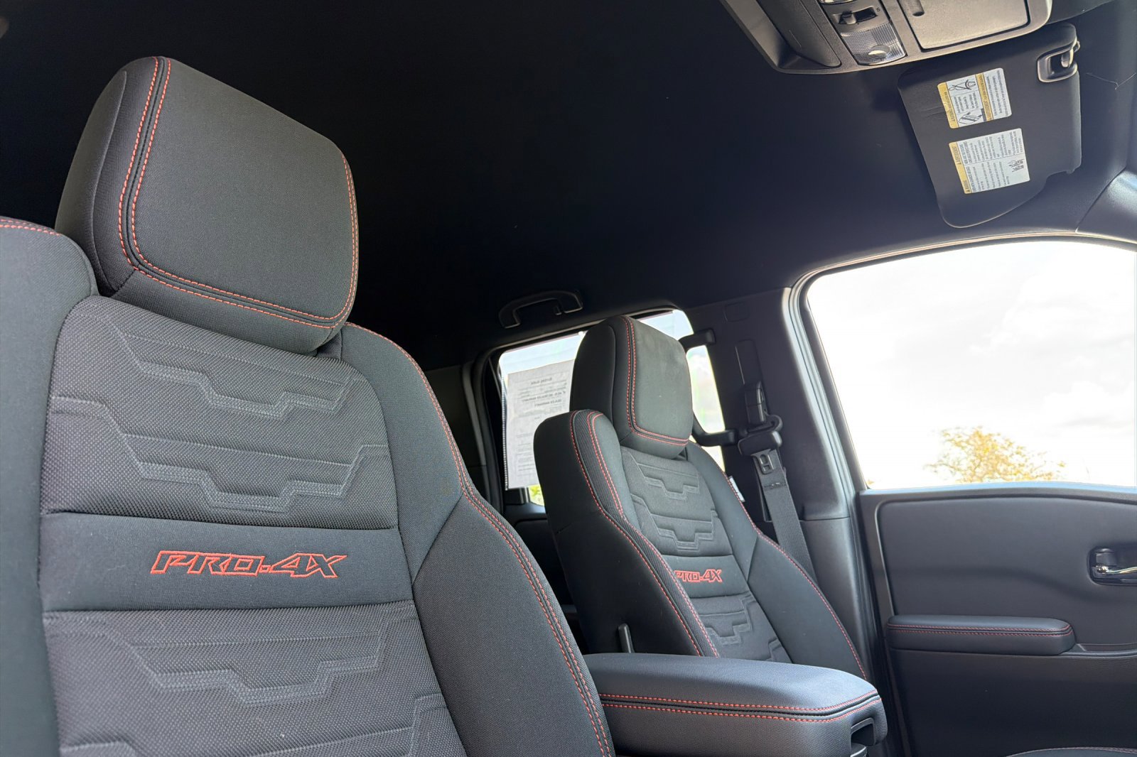 Used 2024 Nissan Frontier PRO-4X w/ Technology Package AWD/4WD image 16