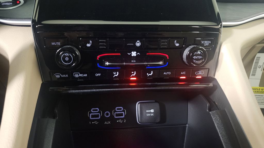 New 2025 Jeep Grand Cherokee Limited image 22