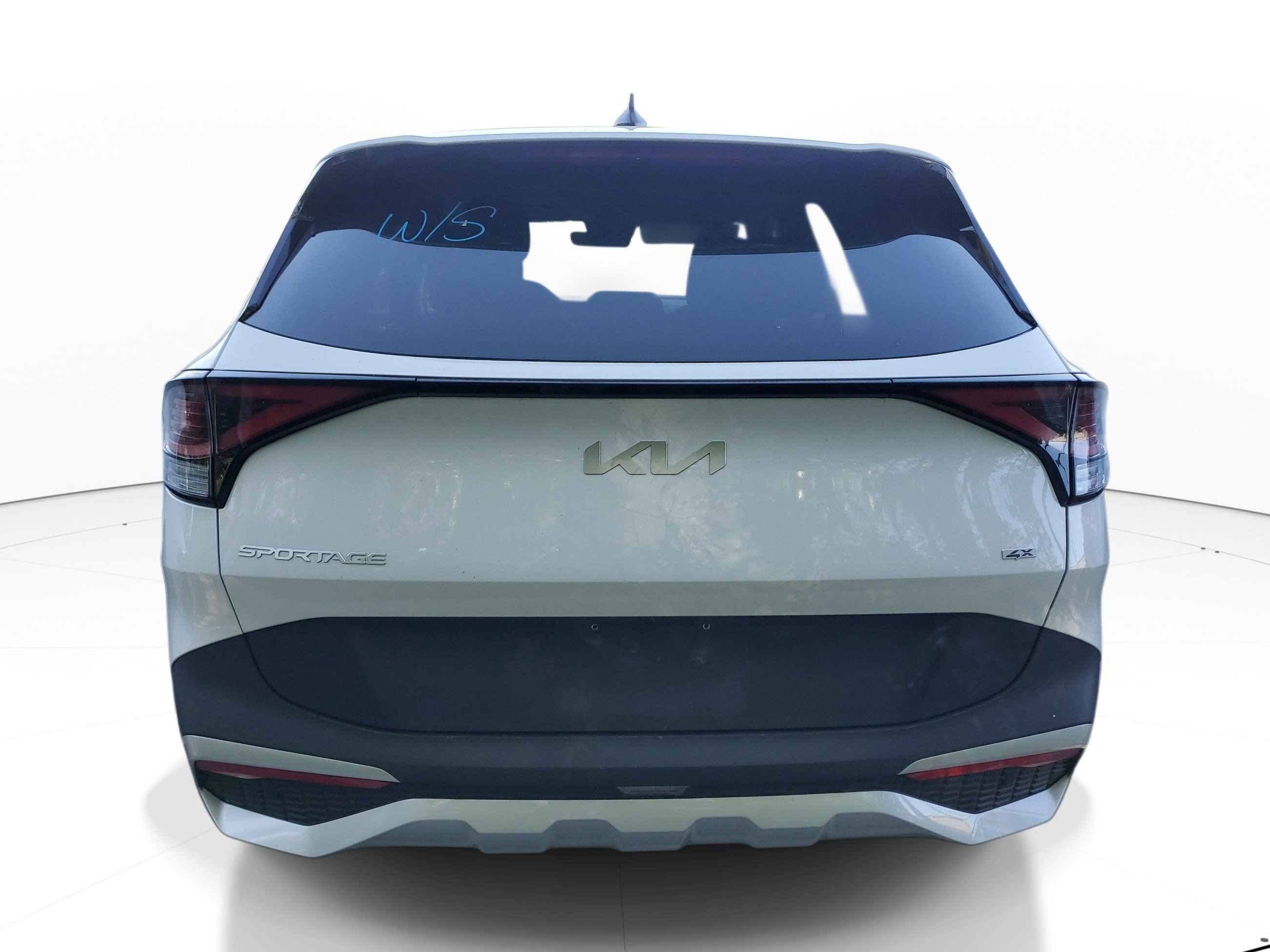 Used 2025 Kia Sportage LX image 9