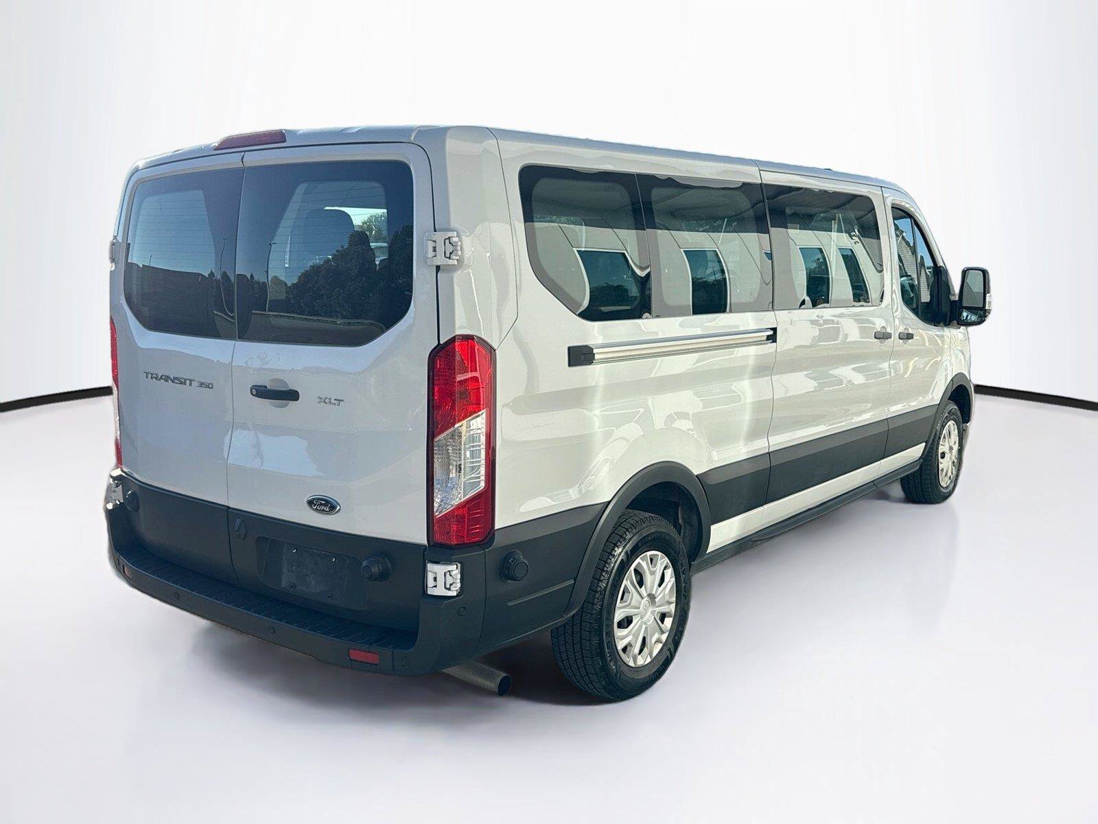 Used 2024 Ford Transit 350 XLT RWD image 5