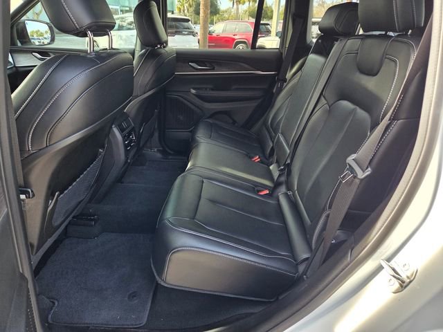 Used 2024 Jeep Grand Cherokee Limited w/ Black Appearance Package image 6