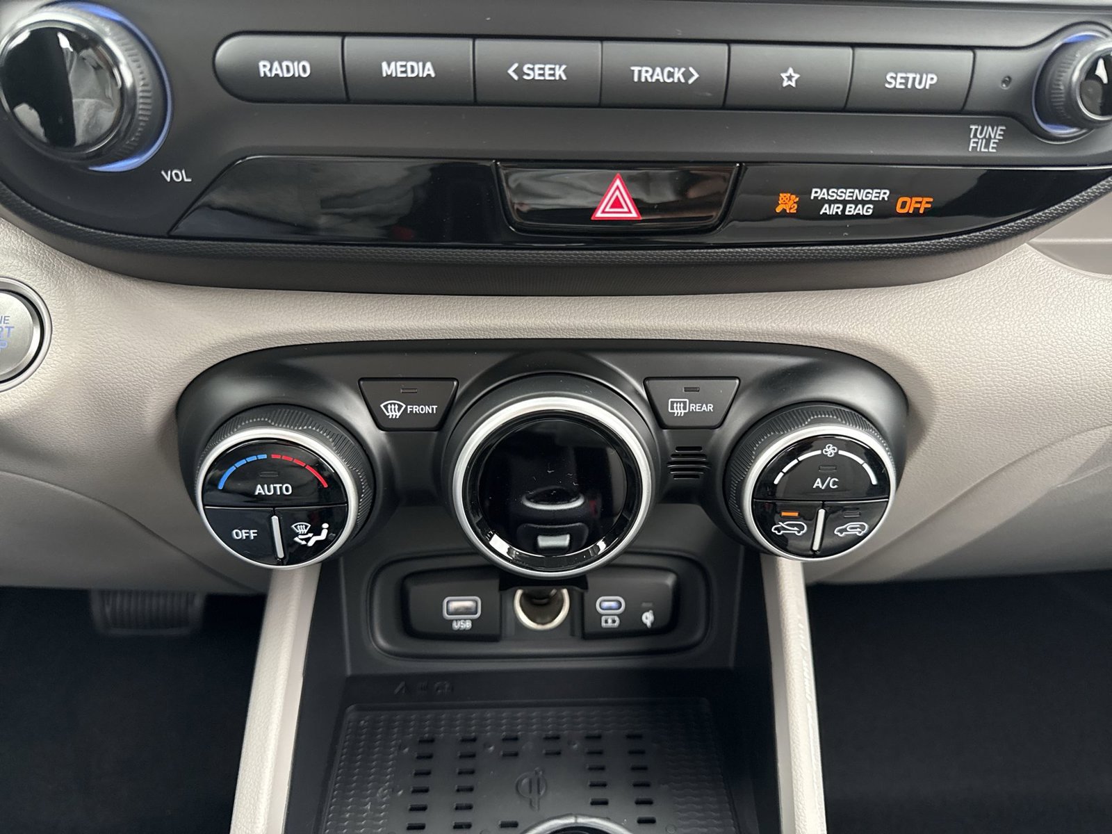 New 2026 Hyundai Venue SEL FWD image 19