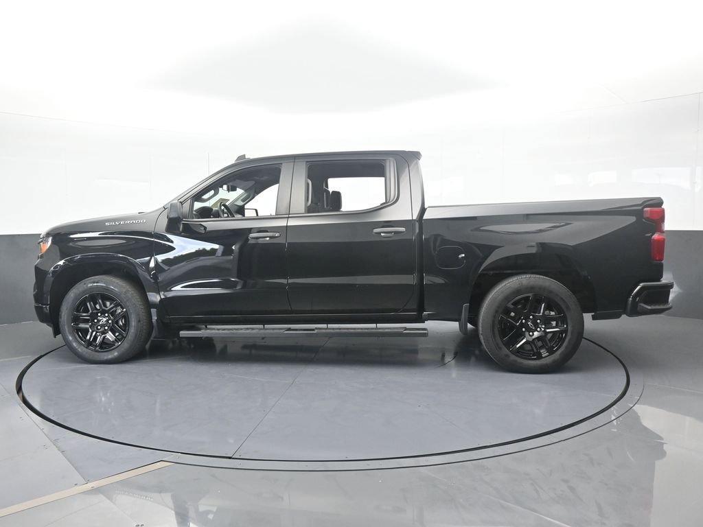 Used 2023 Chevrolet Silverado 1500 Custom image 3